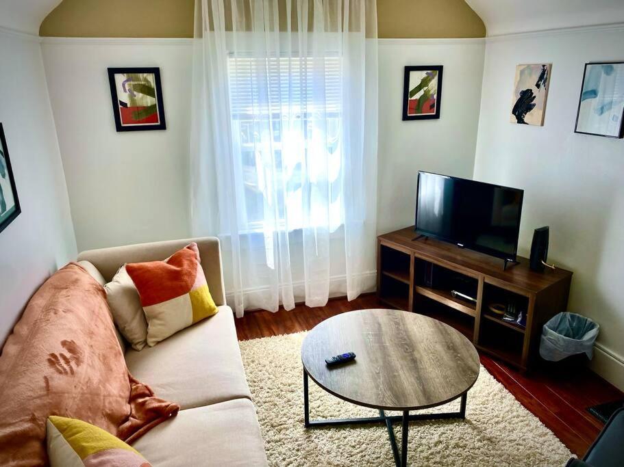 Artist Retreat Near All Rochester Sites Екстериор снимка